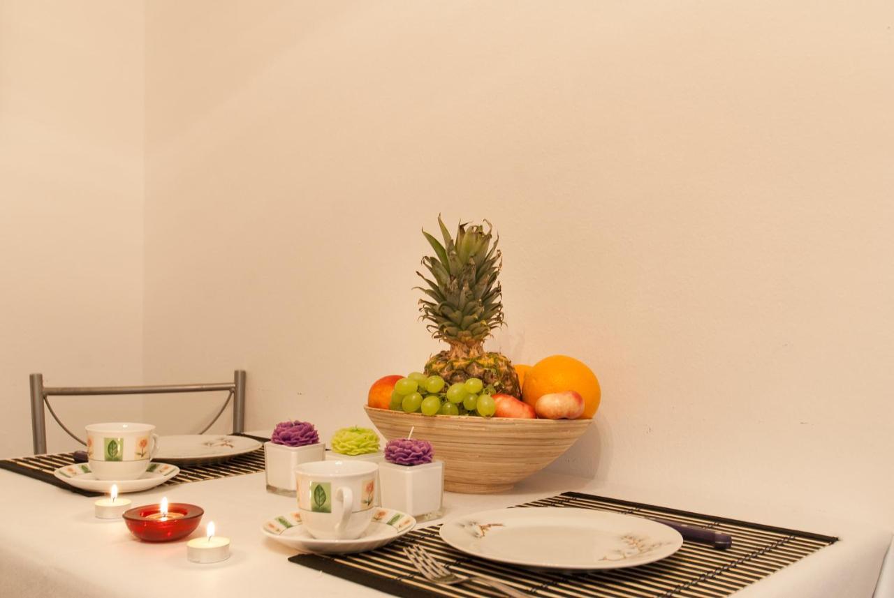 Weis Apartments โรวีน ภายนอก รูปภาพ