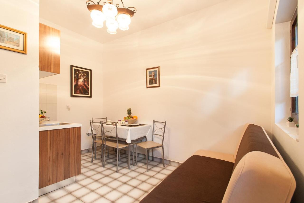 Weis Apartments โรวีน ห้อง รูปภาพ